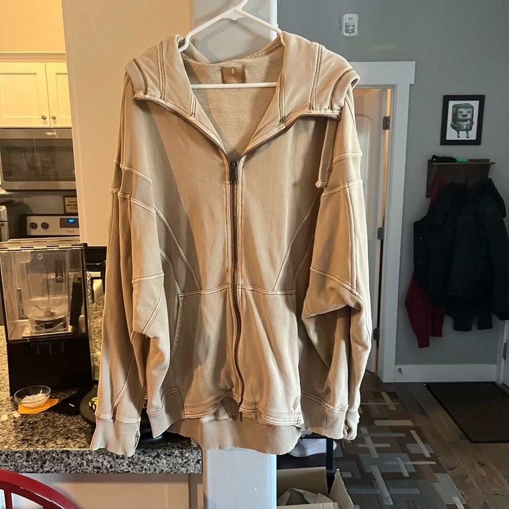 Free Peoplee slouchy beige zip up hoody